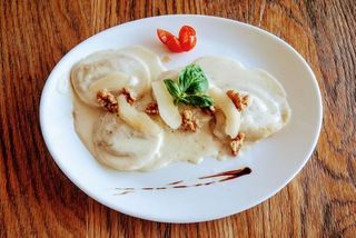 RAVIOLI DE PERA Y GORGONZOLA