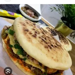 Chapati sahel Kabeb mozarella œuf 