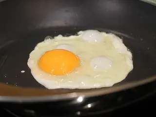 1 Œufs Au Plat + 1 Accompagnement