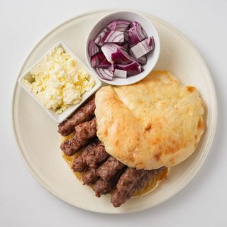 Ćevapi u lepinji