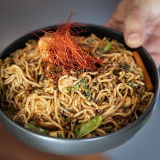Wok De Verduras Con Pulpo Y Langostinos