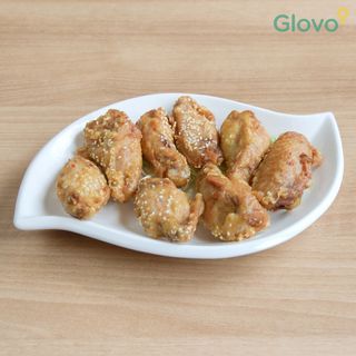 31. Панирани пилешки крилца (8бр)