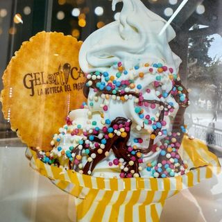 Yogurt grande farcito