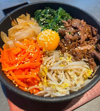 27 Bulgogi bibimbap