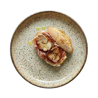 Montadito De Lomo Con Jamón Y Queso