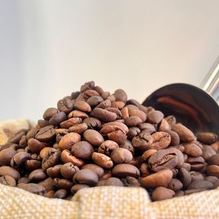 პელე - 100გრ (წვრილად დაფქული ყავის მარცვალი)