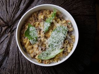 Паста з яловичиною і лисичками (320g)