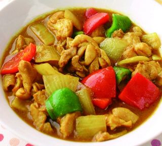 pollo con salsa curry