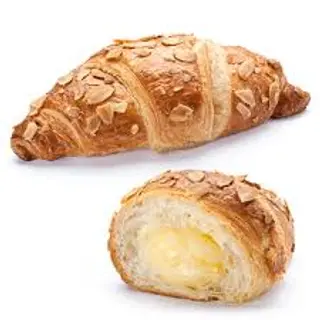 Cornetto mandorlato farcito con crema chantilly