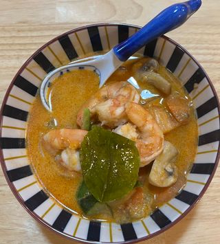 Langostinos Al Curry Rojo  