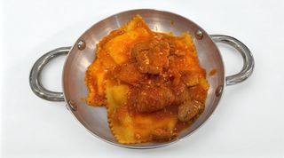 Ravioli di ricotta al sugo di maiale