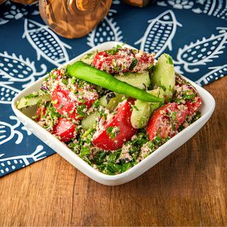 სალათი კიტრი პომიდვრის(ნიგვზით)