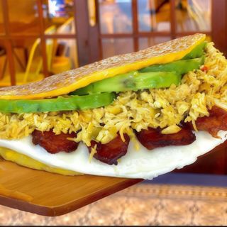 Super Cachapa De Pollo