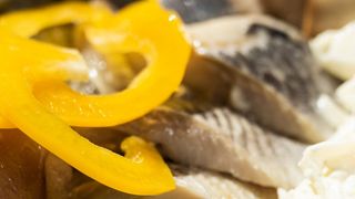 Półmisek śledzi dla dwóch osób