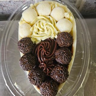 Ovo de colher maracujá e brigadeiro 200g