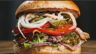 Burger  Chilli + frytki