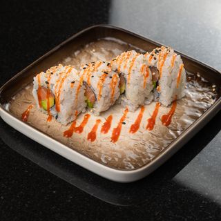 12S. Salmón Con Aguacate Y Picante (8 Uds.)