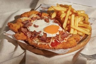 COMBO Milanesa con huevo frito de pollo y cocacola Zero 500ml