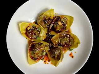 ВОНТОНИ ПАРОВІ З КРЕВЕТКАМИ