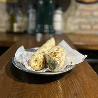 Чабата с масло и билки