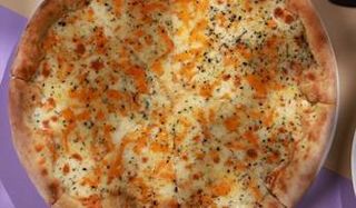 პიცა ოთხი ყველით