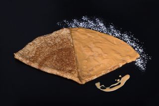 Krep ze słonym karmelem 