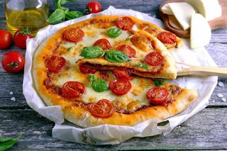 пицца "маргарита "с моцарелой