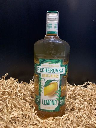 Лікерна настоянка на травах Becherovka Lemond  20% (1000мл)