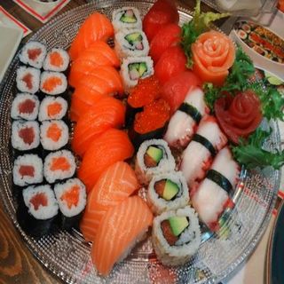 California Salmón, Maki, Nigiri Variado, 44 Unidades