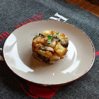 Картофель с шампиньонами