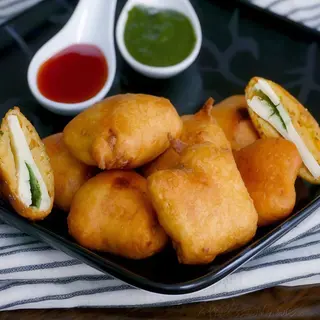 Queijo Pakora (paneer pakora)