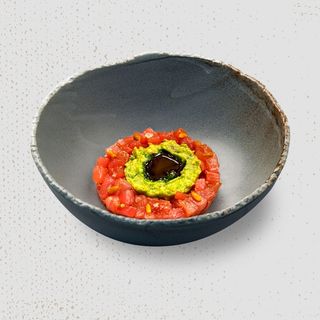 TARTAR DIN TON CU GUACAMOLE