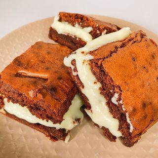 Brownie Recheado com Beijinho 