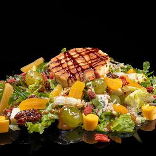 Салата с фино козе сирене (340 гр.)