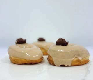 Donut Bañado De Crema Kinder