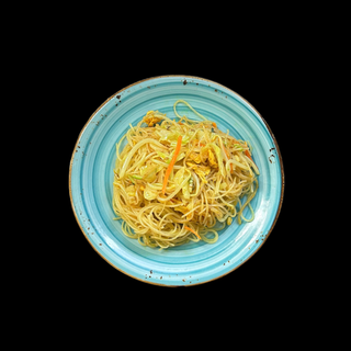 42. Spaghetti di riso al curry e verdure