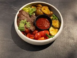 Боул з телятиною та картоплею (490g)