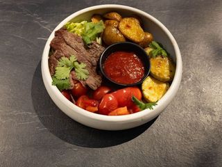 Боул з телятиною та картоплею (490g)