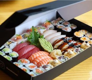 BOX 60 PZS + BOTTELLA VINO BLANCO