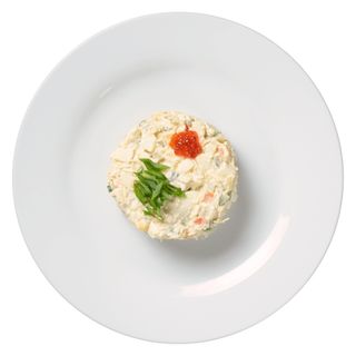 Олів'є з курячим філе та майонезом (1000 г)