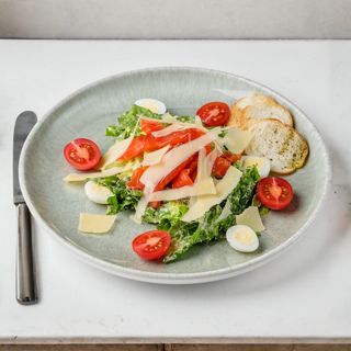 Салат "Цезар" з лососем (250 г)