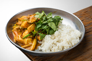 ЖОВТИЙ КАРІ З КУРКОЮ