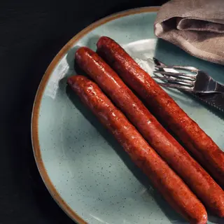 Cârnati de porc în maț de oaie