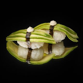 Nigiri avocado – 100 grame – 2 bucăți 