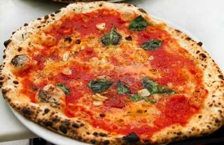 Pizza marinara