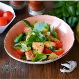 Салат с картофелем, овощями и семгой (320 гр.)