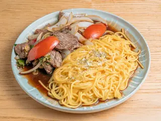 Espagueti A La Huancaína Con Lomo Ó Pollo Salteado