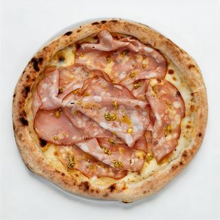 Pizza Bologna al pesto di pistachio by Antonio Passarelli