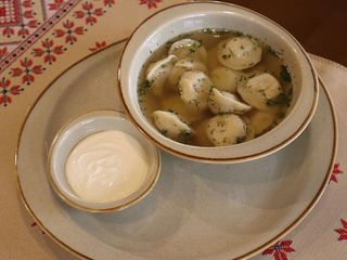 Бульон с домашними пельменями