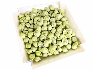Напівфабрикати Пельмені "Козацькі" із шпинатом та свининою 0,5 кг (500g)